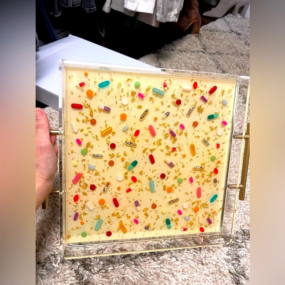 ART BY STEPHANIE ROBERTS centerpiece pill tray